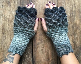 Dragon Scale Gloves, Fingerless Mittens, Crochet, Dragon egg, Khalessi, Mother of Dragons, Game of Thrones, Fantasy, Valentines, Gloves