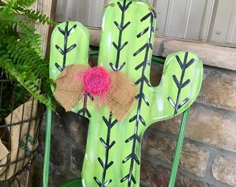 Cactus door hanger - Door Hanger - Summer Door Hanger - Cactus Sign - Cactus Sign - Painted Cactus Sign - Cactus Decor - Door Decor - Cactus
