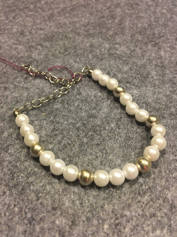 Items similar to Pearl bracelet on Etsy