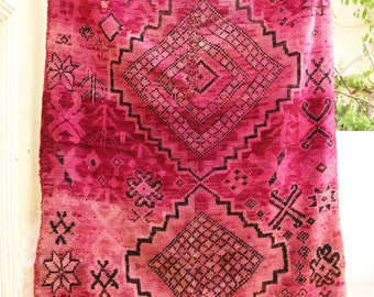 5'7" x 7'11" feet Boujad Rug. Vintage Moroccan Rug. Tapis Berber. Boho Chic Modern Design. BOJ1119