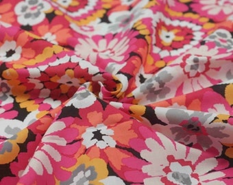 4285 - Retro Floral Cotton Fabric - 59 Inch (Width) x 1/2 Yard (Length)