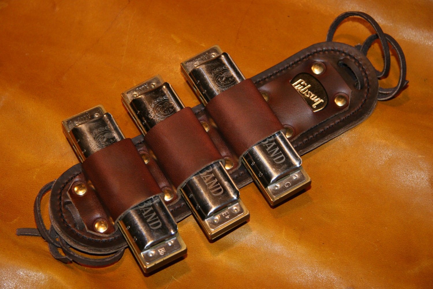 Harmonica Mic Stand Holder 3 Harps BluesHarp with Guitar