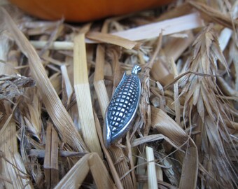 Corn Lapel Pin- CC441- Fall, Corn, Farm, Farming, Vegetable, Farm Stand, and Autumn Pins