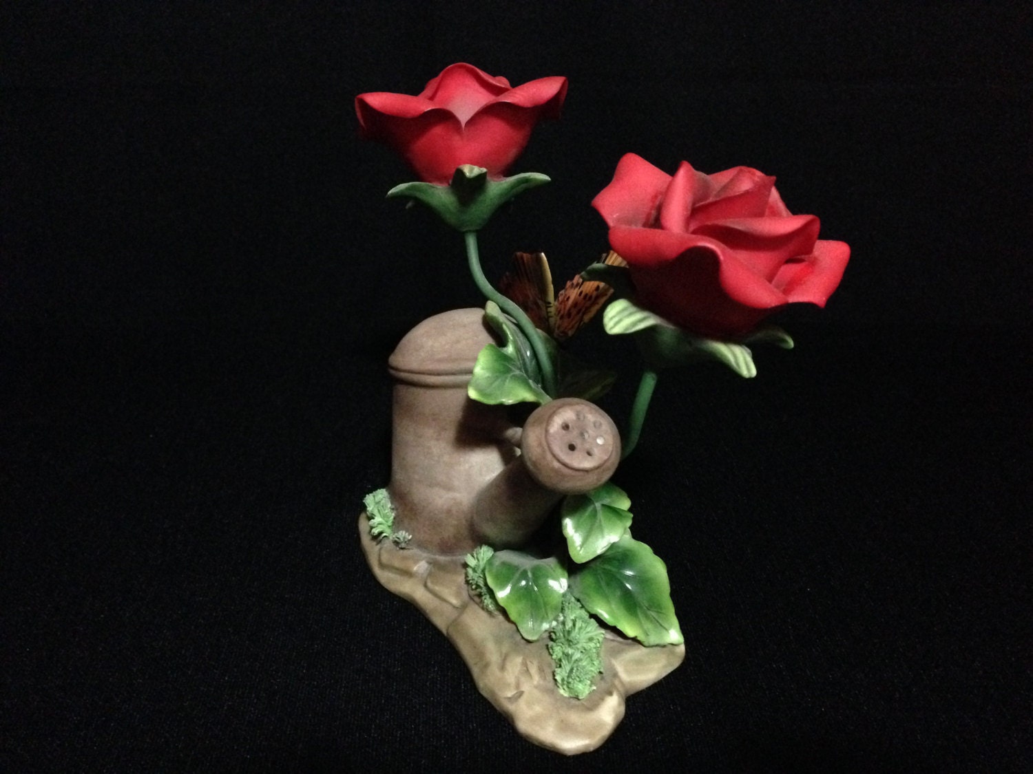 Vintage Ceramic Red Rose Figurine Capodimonte Style LDT5