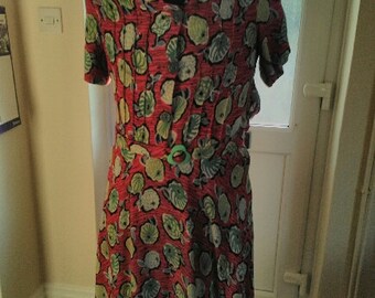 1940s dress, 40s dress vibrant red novelty print moygashel dress with original belt.