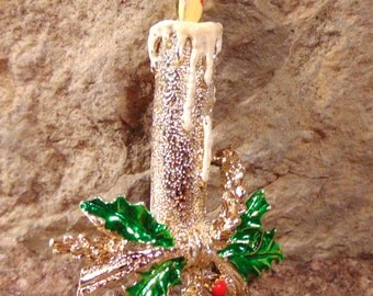 BOOK PIECE Vintage Christmas CANDLE Enamel Holly Pin - Signed Gerry's