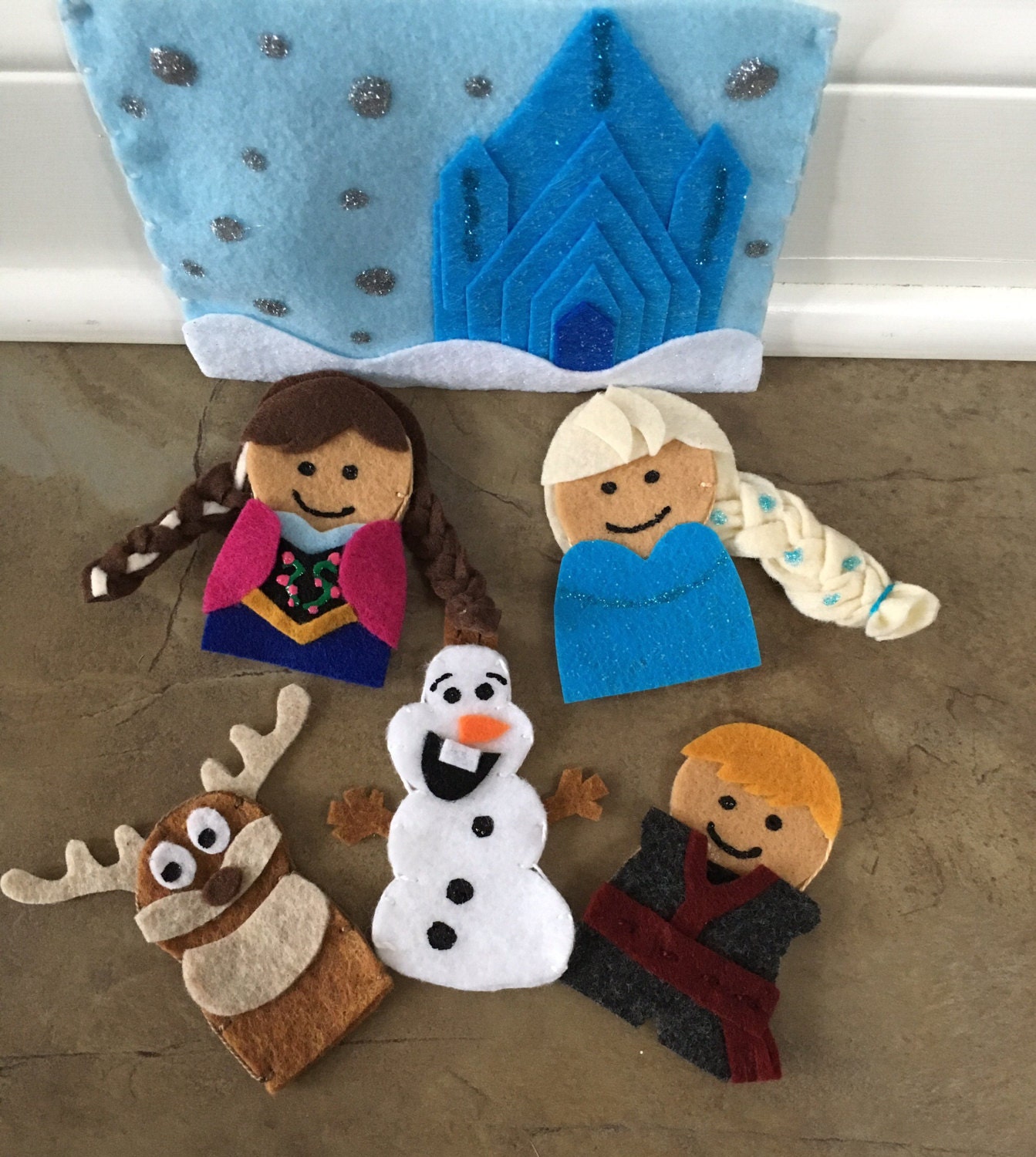 Felt Finger Puppet Frozen Elsa and Anna