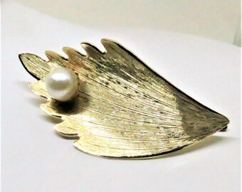Pearl Barrette - Vintage, Gold Tone, Imitation Pearl, Hair Clip