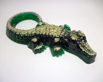 resin alligator lawn ornament