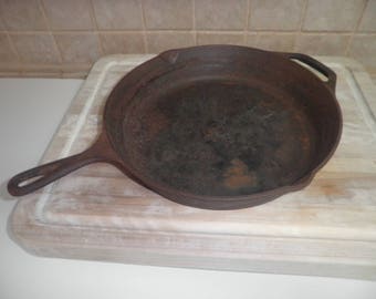 Vintage Lodge cast iron pan