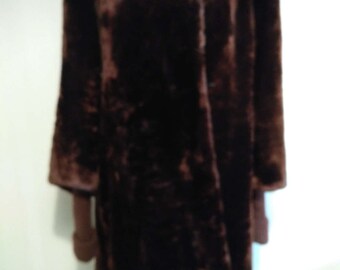 Elegant long fur coat of fur Mouton. fur coat 3/4 sleeve long fur coat Mouton