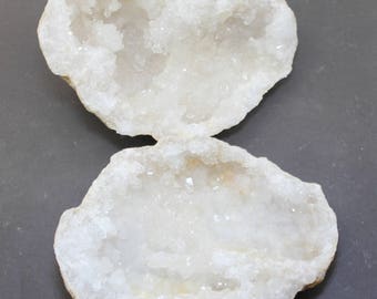 Huge Geode From Morocco Large 1 lb. 1 oz. Moroccan Quartz Geode Crystal Cluster Display Specimen White Crystallized Inside Both Halves M.26