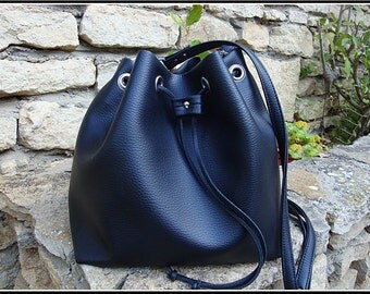 Small bucket bag black leatherette Black bucket bag