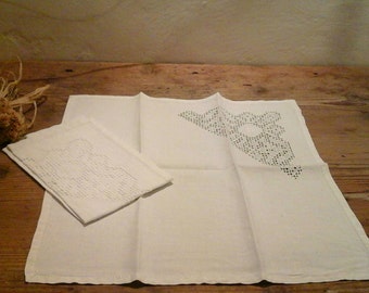 2 linen napkins / vintage / hand embroidered / French / 2 linen napkins / embroidered / hand made