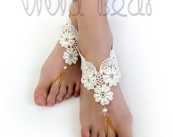 Ivory Lace Foot Jewelry. Barefoot Sandals. Lace flowers. Pearl Beads. Gold Foot Chain. Anklets. Beach Wedding. Bridal Accessory. Set of 2