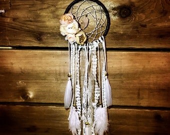 Vintage dream catcher with cream flowers and quartz crystal, shabby chic, nursery decor, cream and white dream catcher, lace dream catcher