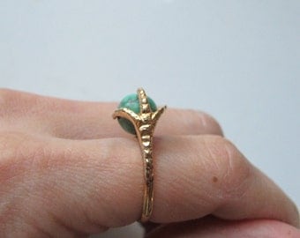 Vintage 18k Yellow Gold Talon Claw Ring with Turquoise Sphere