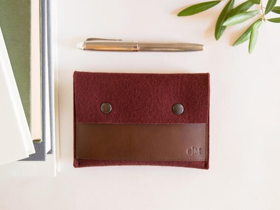 Felt and leather PASSPORT WALLET / passport case / felt wallet / maroon and dark brown / wool felt / felt passport wallet / made in Italy