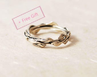 Unique Promise Ring - Sterling Silver leaves ring, Nature inspired engagement ring, Unusual everyday silver ring, Unique Silver band ring