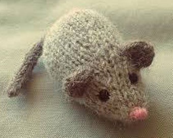 Stuffed catnip mouse, hand knit, organic