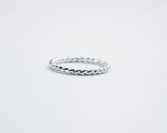 CUERDA - Sterling silver minimalist stacking ring
