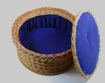 Round Vintage Woven Wicker Sewing or Knitting Basket With Blue Lining, Retro Craft Basket, Vintage Sewing Box, Vintage Knitting Basket