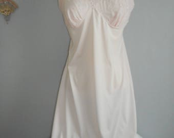womans lt pink vintage Baronet slip