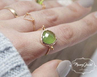 Valentine's gift, maxi ring, gold ring, green stone, unique ring, handmade ring, 18k gold plated, made in Italy, not tarnish jewelry