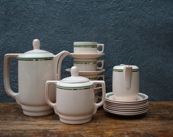 Art deco childrens tableware, art deco vaisselle pour enfants, art deco children's crockery, Saint Amand, France.
