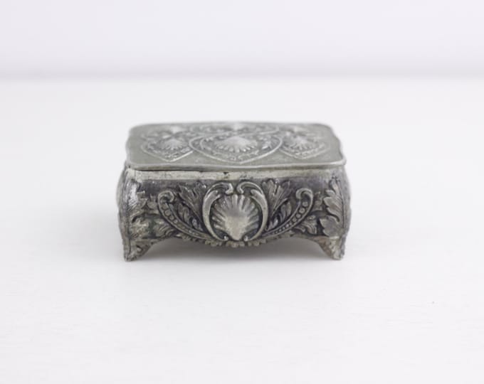 Small jewelry box with hearts and shells, silver toned trinket box, cufflink box, jewelry storage box, gift for him or her