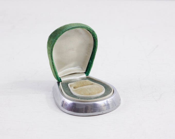Vintage green ringbox, horse shoe shaped ringbox, horse racing wedding proposal ring box for him, engagement ring box, vintage jewelry box