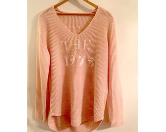 T H E 1 9 7 5 // The 1975 inspired pink embroidered knit sweater (limited)