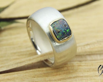 Silver ring with Opal