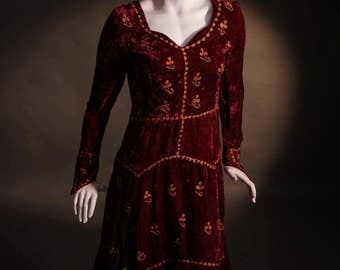 Vintage 1970's Medieval Style Indian Hippy Maroon Crushed Velvet Embroidered Handkerchief Hem Midi Dress UK Size 8