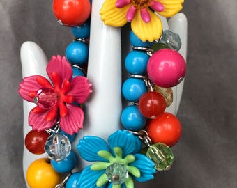 Bakelite and Lucite floral stretch bracelet