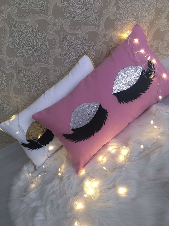 eyelash pillow