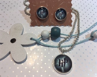 Harry Potter necklace and earrings