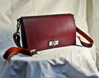Cross body in Pebble Leather