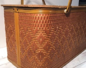 SALE: Vintage 1960's Picnic Basket