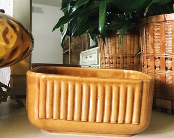 Mid century Modern Haeger Planter