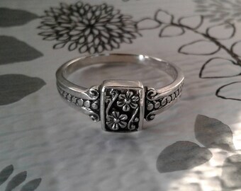 Flower Ring, Sterling Silver Ring with Scroll and Dots, Oxidized Silver Flower Ring, Flower Jewelry