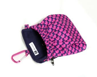 The Pocket 2.0 - Treat and Training Pouch - Houndstooth Pink and Navy Scotties