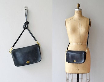Classic Coach bag | black leather Coach shoulder bag | vintage 1980s Coach purse