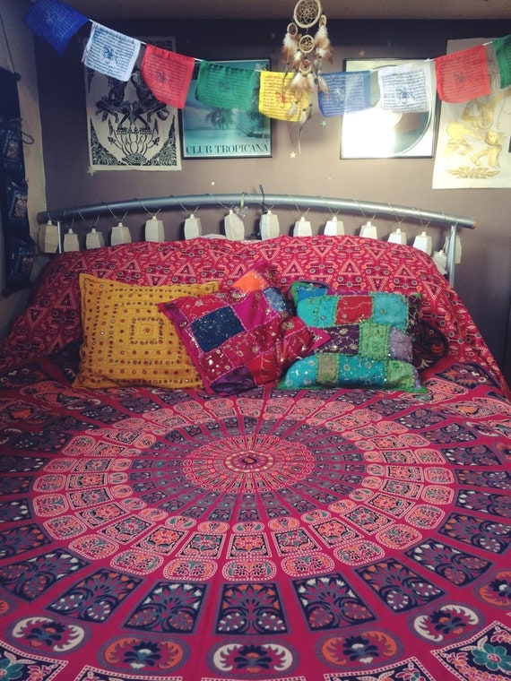 RED PEACOCK THROW - Mandala Wall Hanging - Bohemian Throw - Bed Sheet - Hippie Blanket - Beach Towel - Shabby Chic - Mandala - Homeware