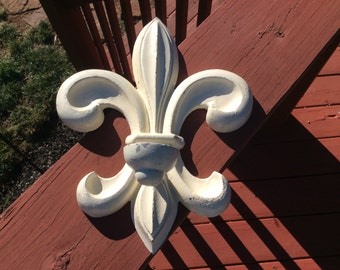 Vintage White metal rustic fleur de lis
