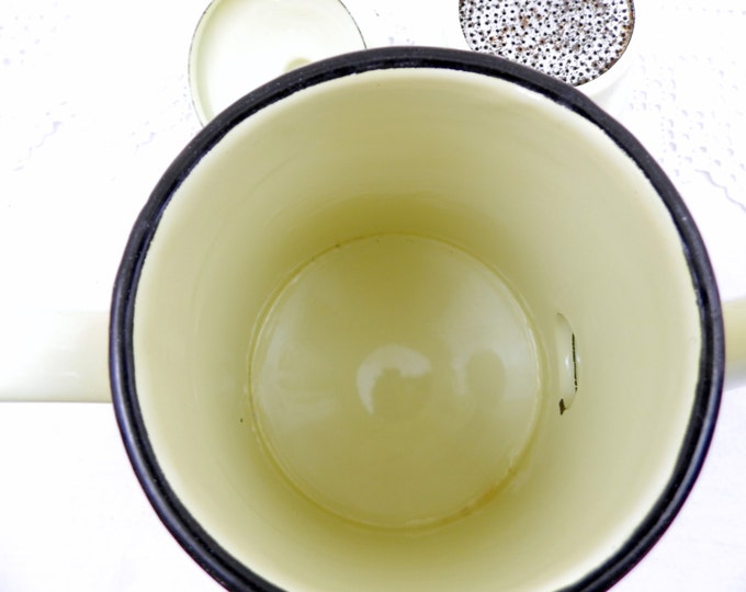 Antique French Pale Buttercup Yellow Enamelware Cafetière Excellent Condition, Coffee Pot, French Country Decor, Retro, Vintage, Home