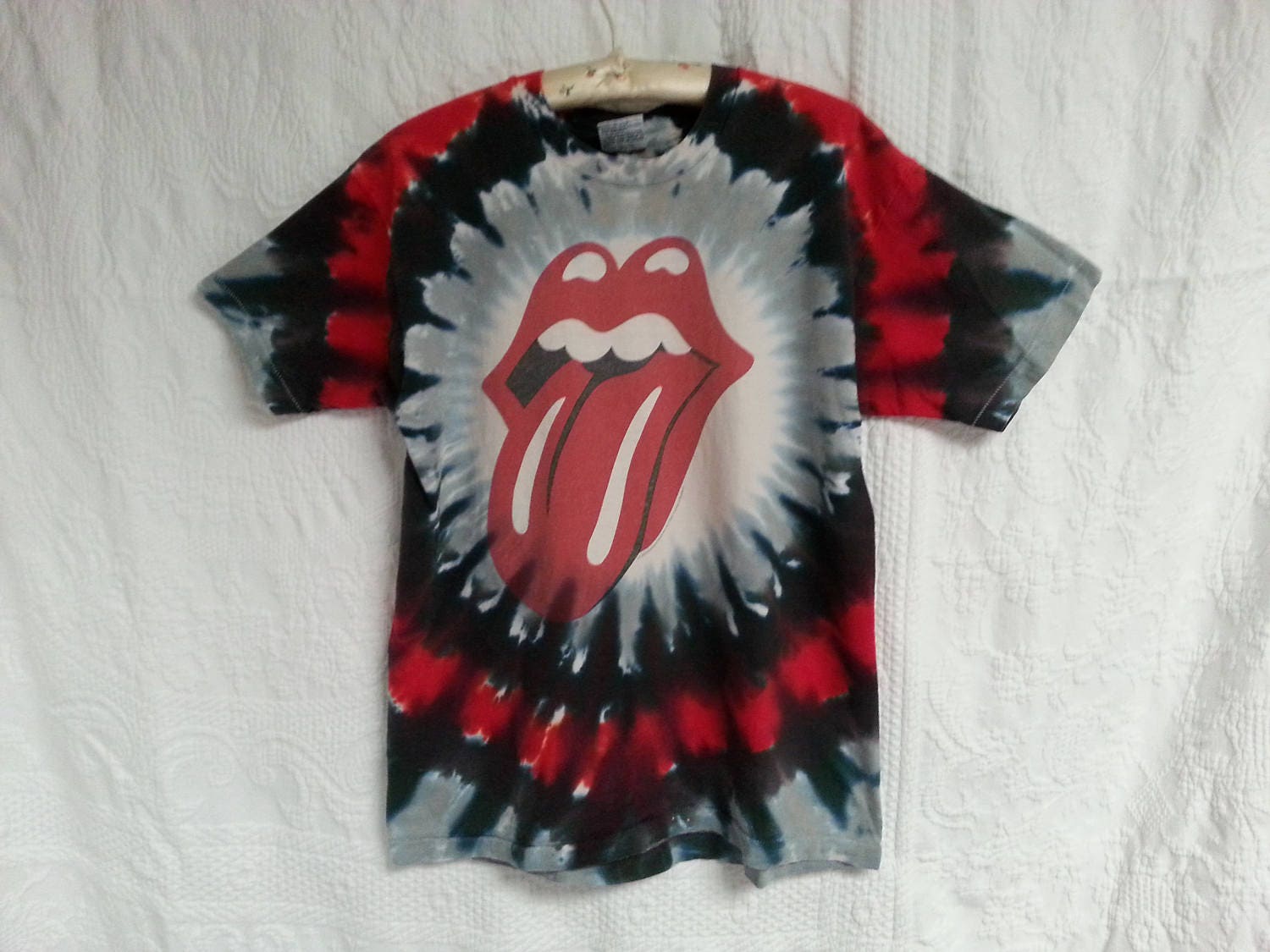 tie dye rolling stones tshirt