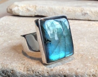 Labradorite Silver Ring, Large Gemstone Ring, Large Labradorite Silver Statement Ring, Large Stone Ring, Silver Cocktail Ring