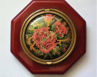 Bakelite Combination Powder and Rouge Compact - 5279