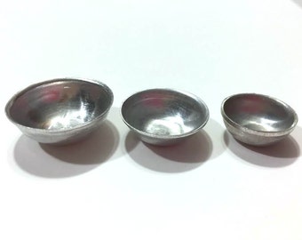 Miniature Aluminum Bowls Set of 3 Dollhouse Miniatures Kitchen 1:12 Scale Nesting Mixing Bowls - 379 A